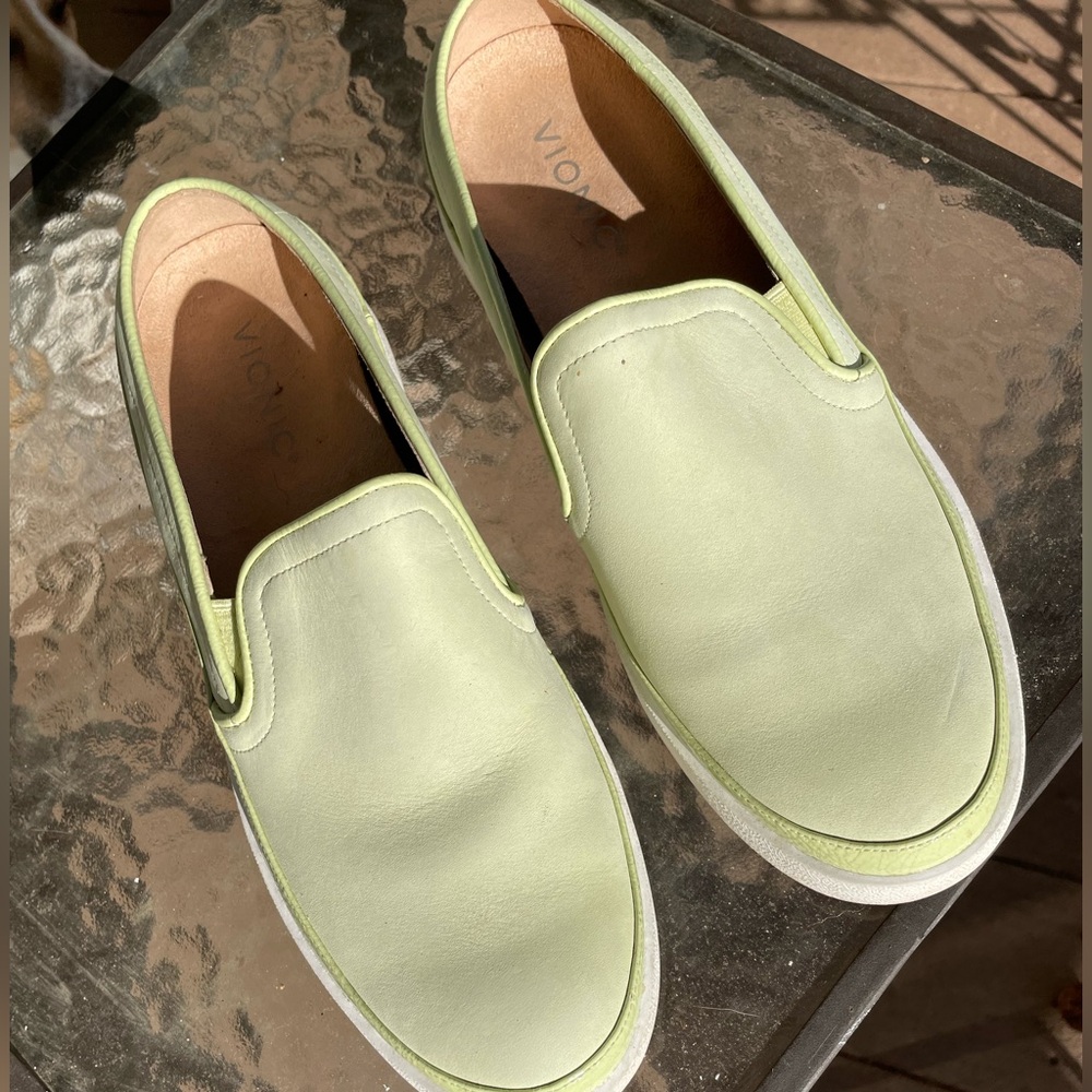 Vionic Light Green Mules - Picture 5 of 6